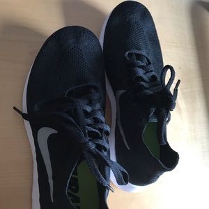 Nike Youth Free RN Flyknit - NWOT!